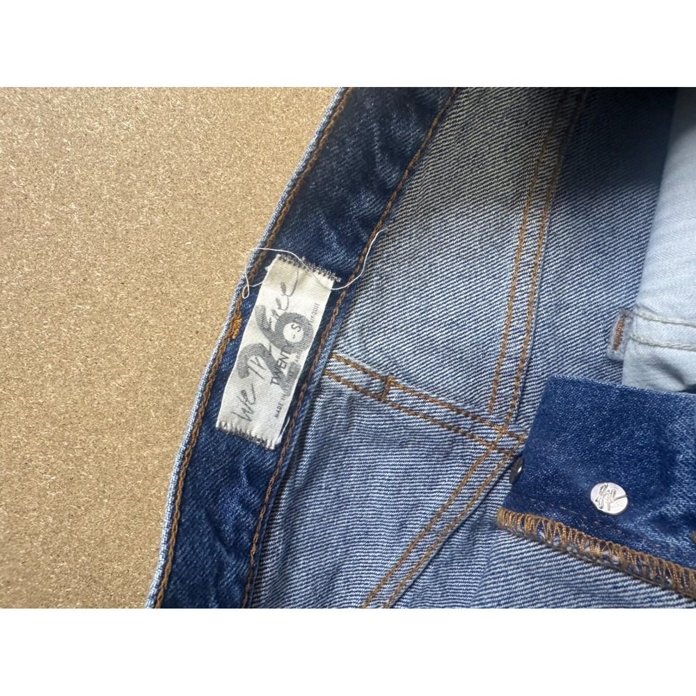 Free People‎ We The Free Distressed Denim Shorts Medium Wash Raw Hem Size 26 - Picture 3 of 5